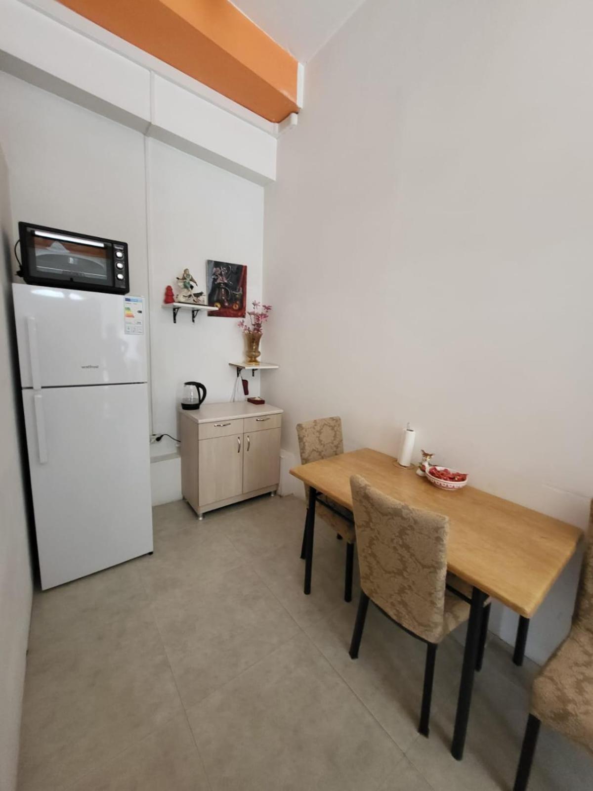 Hostel Near The Square Tbilisi Luaran gambar