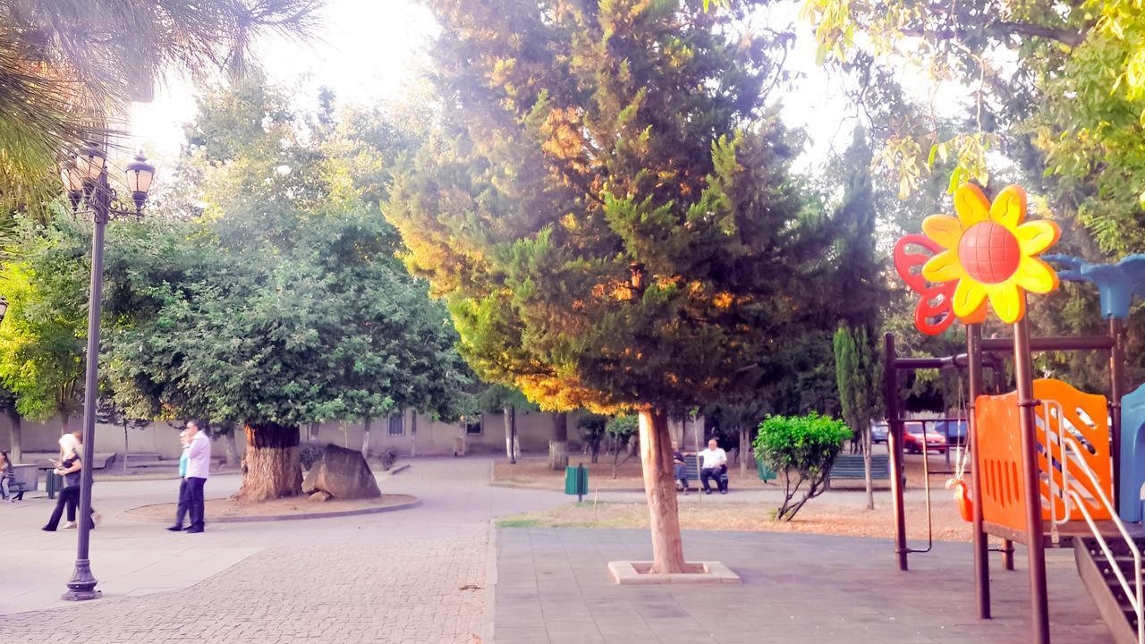 Hostel Near The Square Tbilisi Luaran gambar